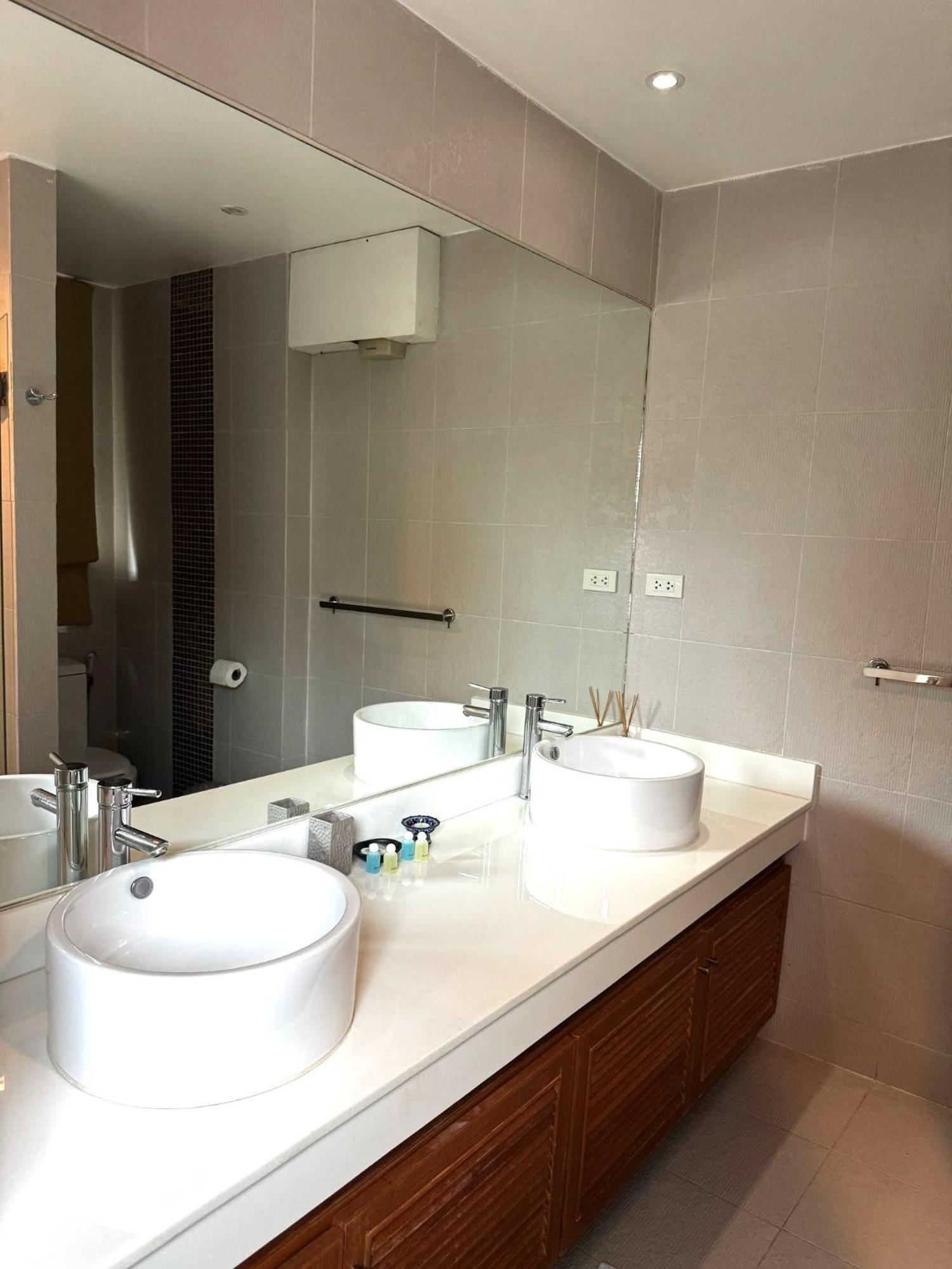 Villa Cheloni 2 Bedrooms Strand Kamala Exterior foto
